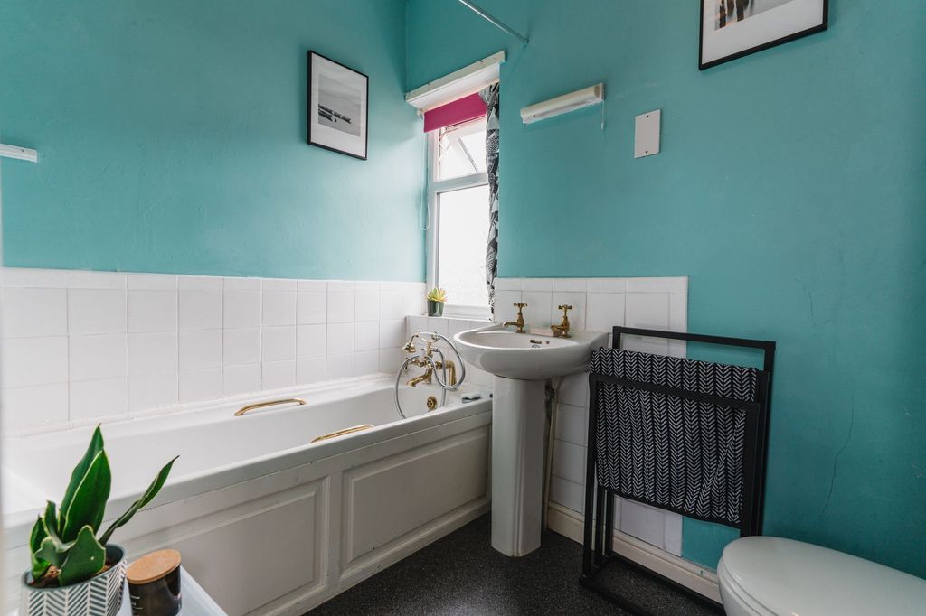Additional image 10 of 1 bed flat for saleHolbrook Road, South Knighton LE2