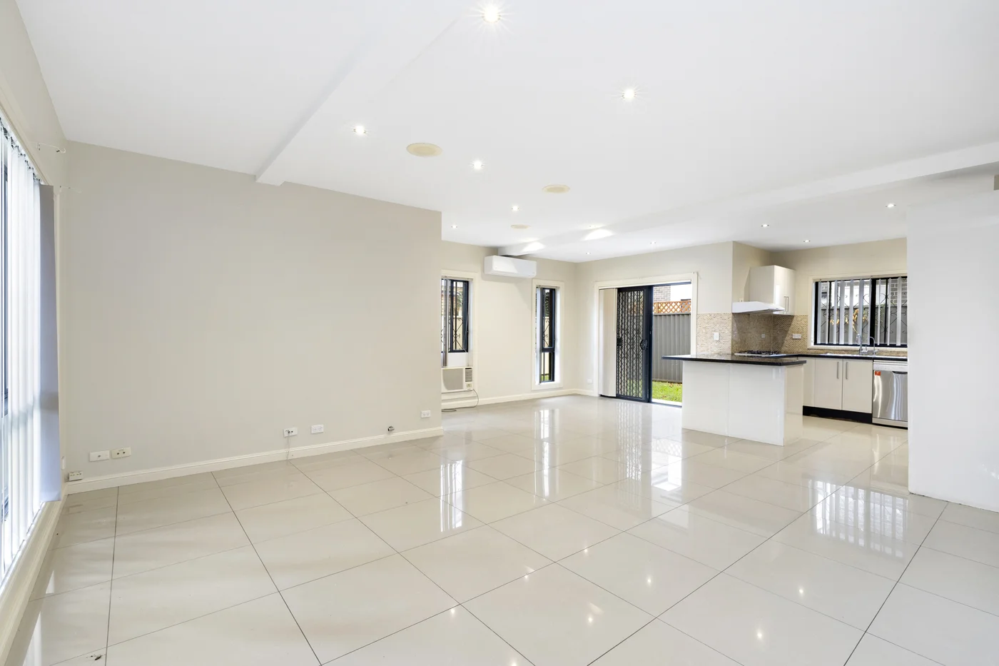 2A Canberra Avenue, Casula NSW 2170