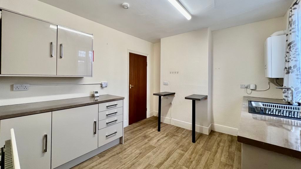 Additional image 4 of 2 bed flat for sale21A Queen Street, Scunthorpe DN16