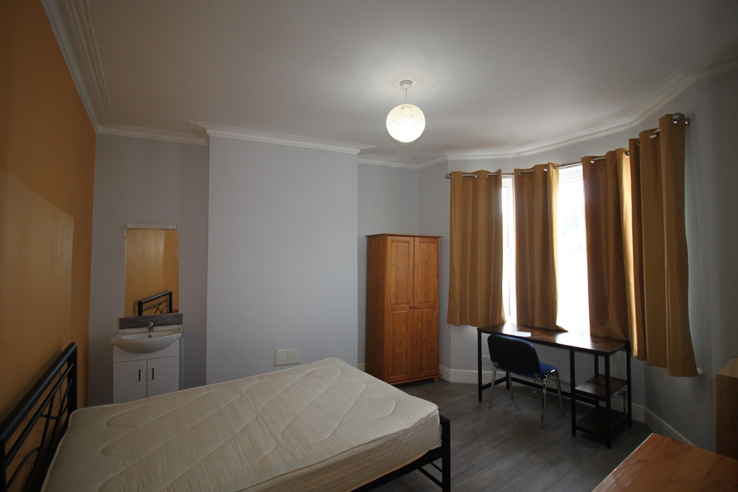 8 Bed Terraced House, Livingstone Road, SO14, N1 7GU