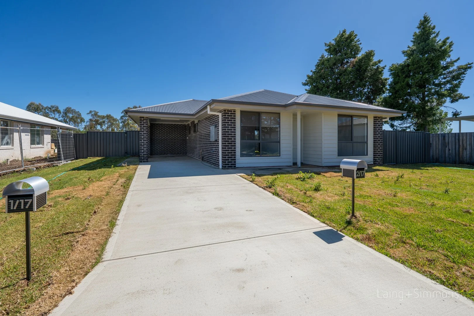 2/17 Seabrook Place, Armidale NSW 2350