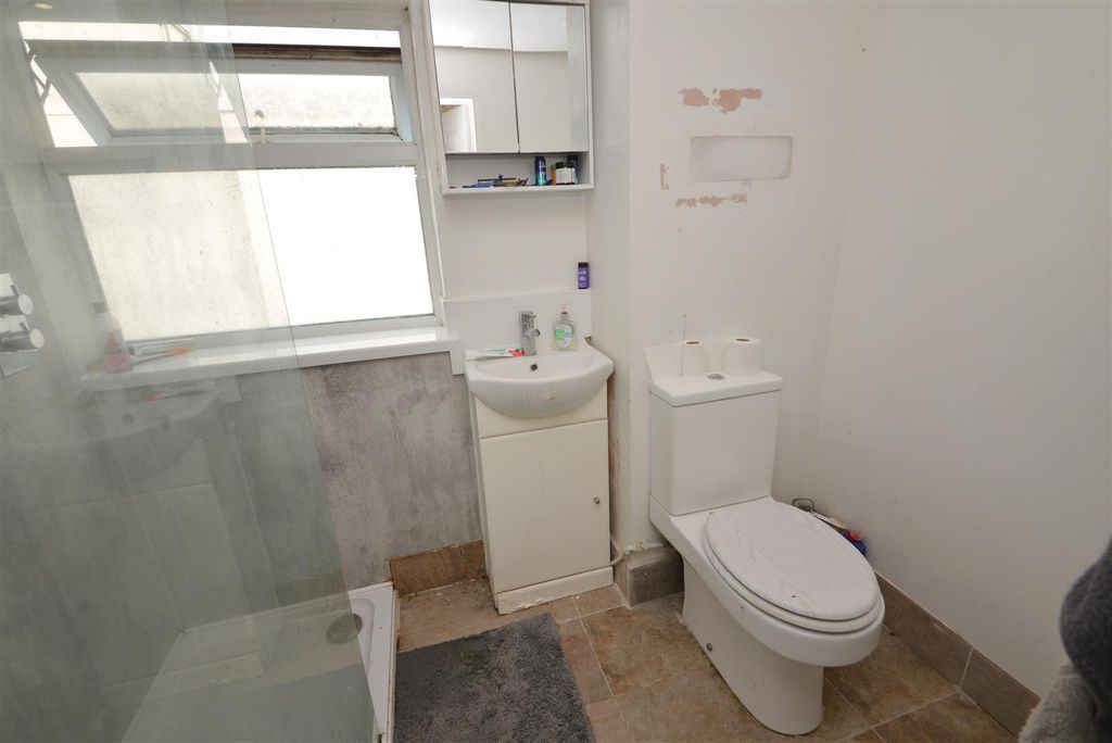 Additional image 12 of 2 bed flat for saleMilford Street, Saundersfoot SA69