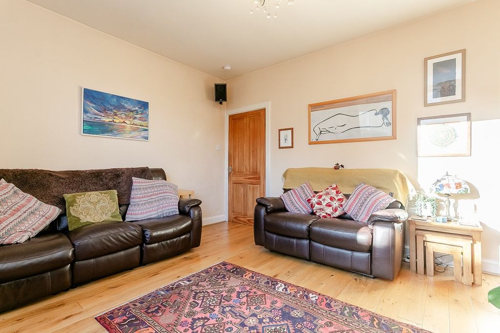 Additional image 4 of 3 bed flat for saleLochend Avenue, Edinburgh EH7