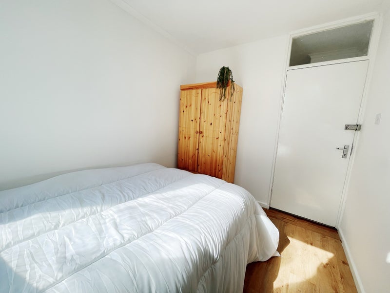 Room in a Shared House, Cable St, E1, N1 7GU photo 3