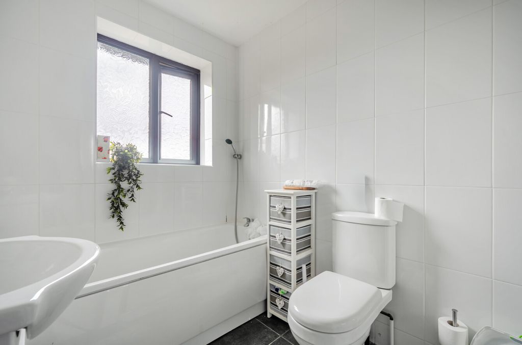 Additional image 8 of 2 bed terraced house for saleHaslemere, Surrey GU27