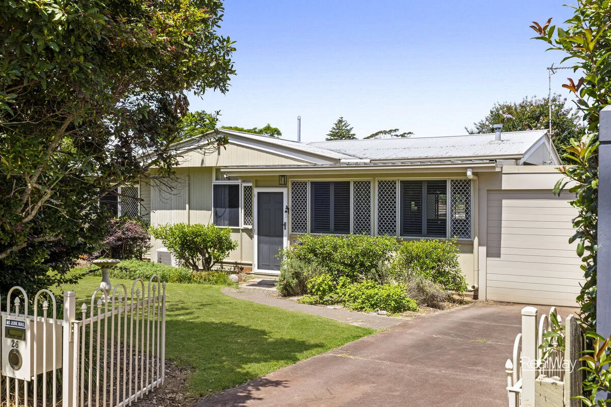 26 Talinga Street., Mount Lofty QLD 4350