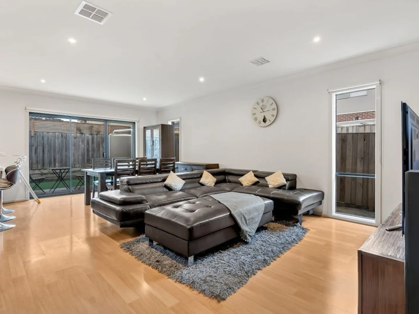 4/30 Central Road, Hampton Park VIC 3976 photo 3