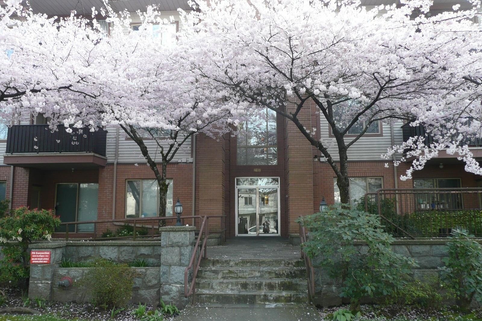 6688 Burlington Ave, Burnaby, BC, V5H 3M9
