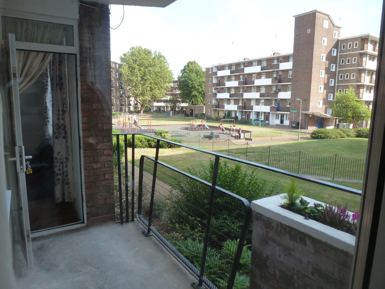 3 Bed Flat, Patmore, SW8, N1 7GU photo 4