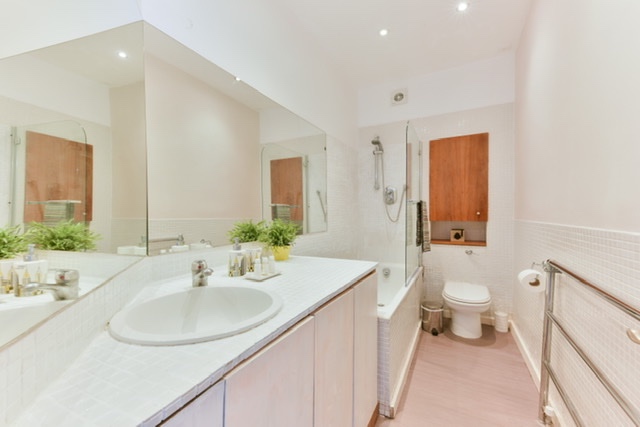 2 Bed Flat, Sinclair Road, W14, N1 7GU photo 2