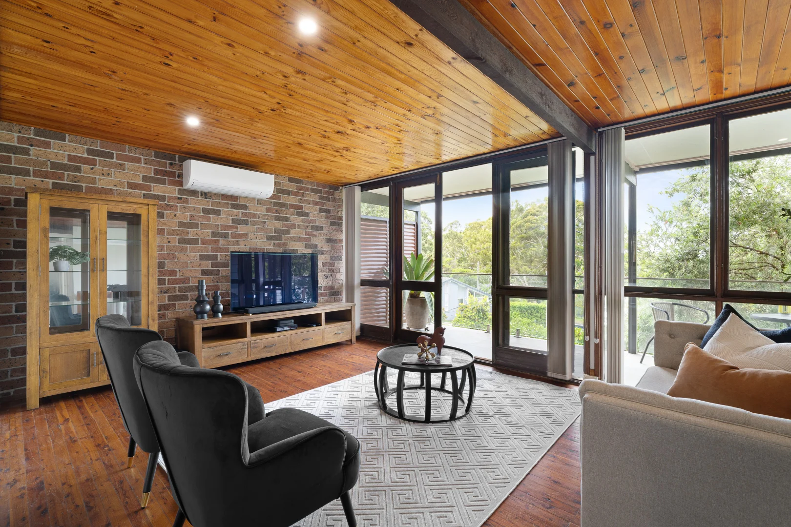 Additional image 2 of 11 Mikarie Place, Kirrawee NSW 2232