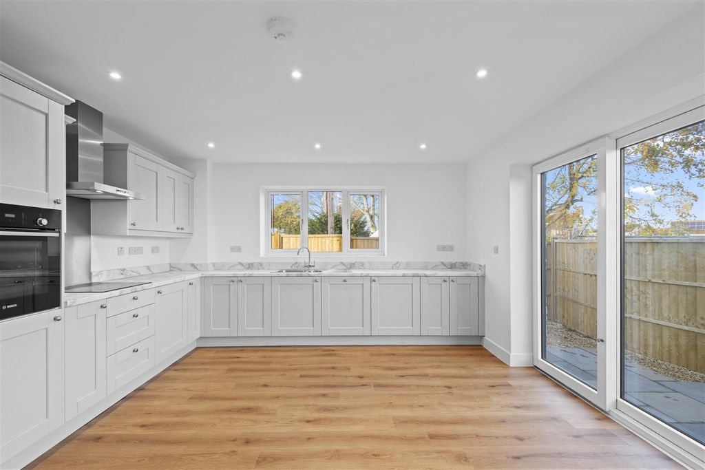 Additional image 2 of 3 bed detached house for saleLodway Gardens, Pill, Bristol BS20