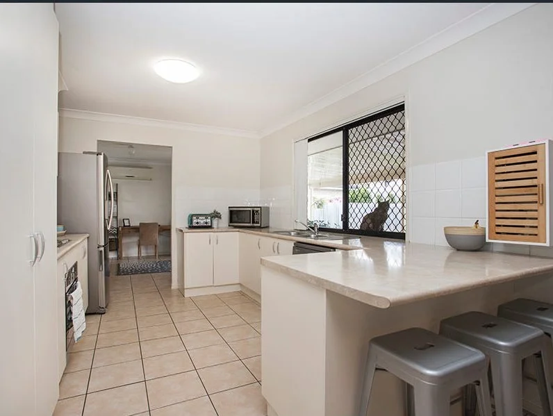 8 Cherrytree Crescent, Upper Caboolture QLD 4510 photo 4