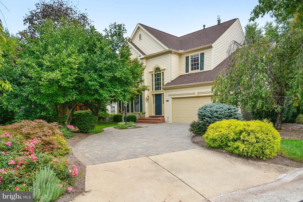 20664 Shoal Place, Sterling, VA 20165