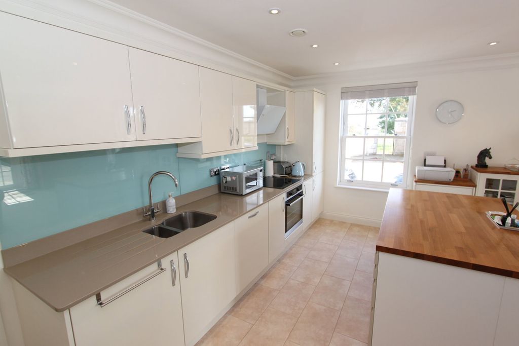 Additional image 5 of 2 bed flat for saleFlagstaff Walk, Mount Wise, Plymouth PL1