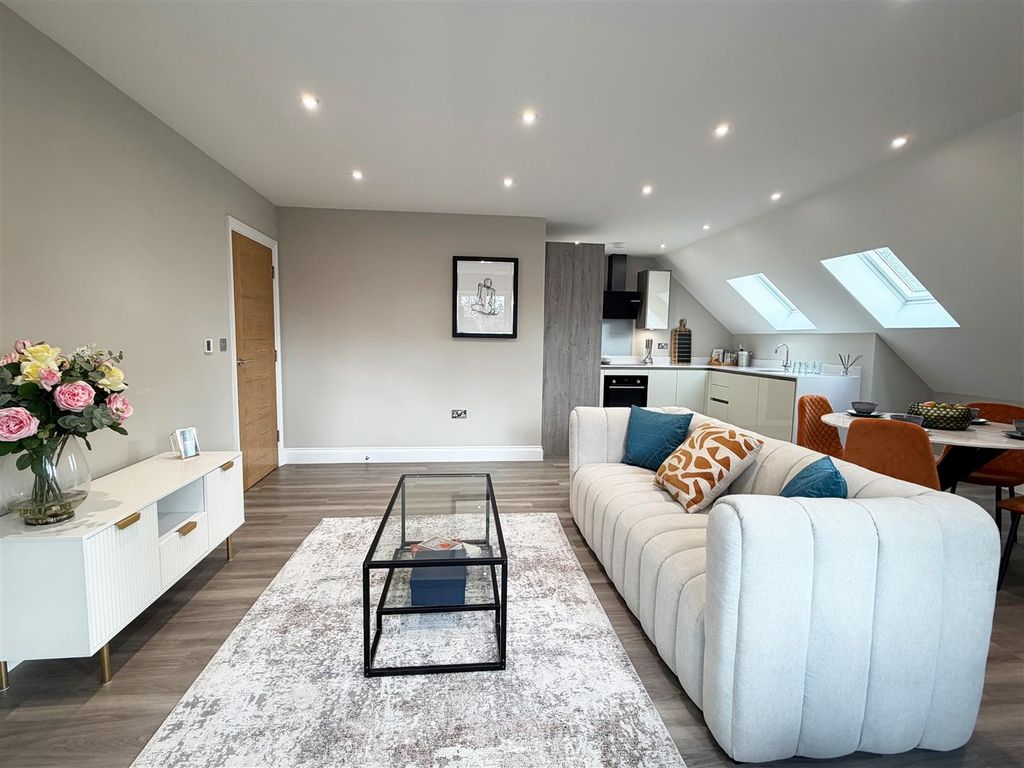 Additional image 3 of 2 bed flat for saleQueens Road, Weybridge KT13