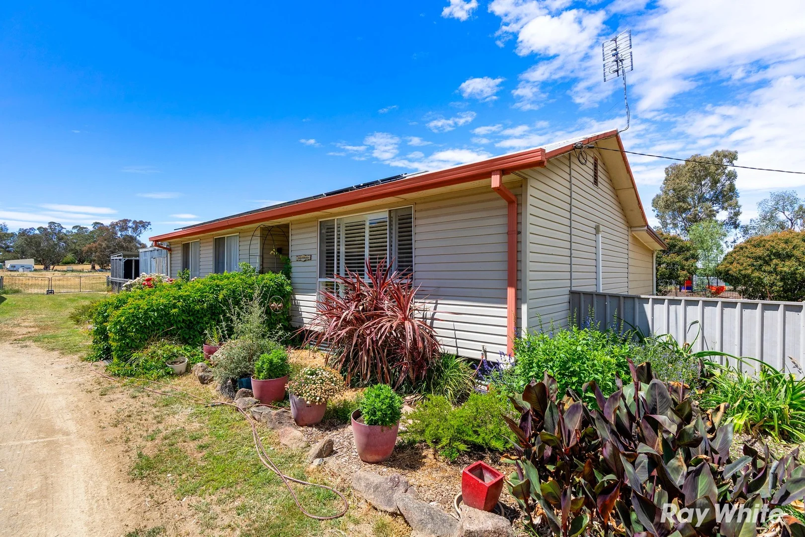 6 Jewnee Street, Wantabadgery NSW 2650