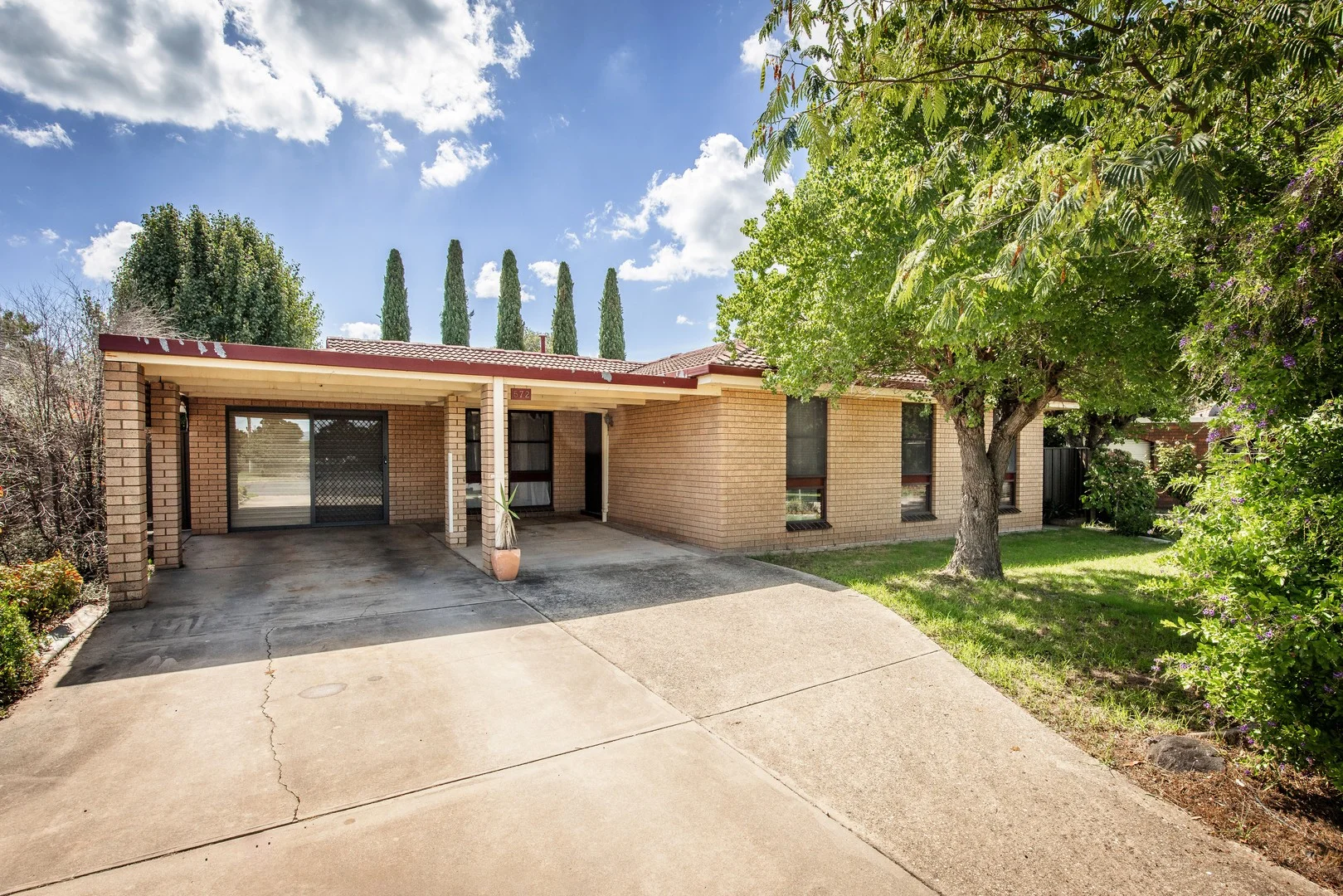 572 Iluka Crescent, Lavington NSW 2641