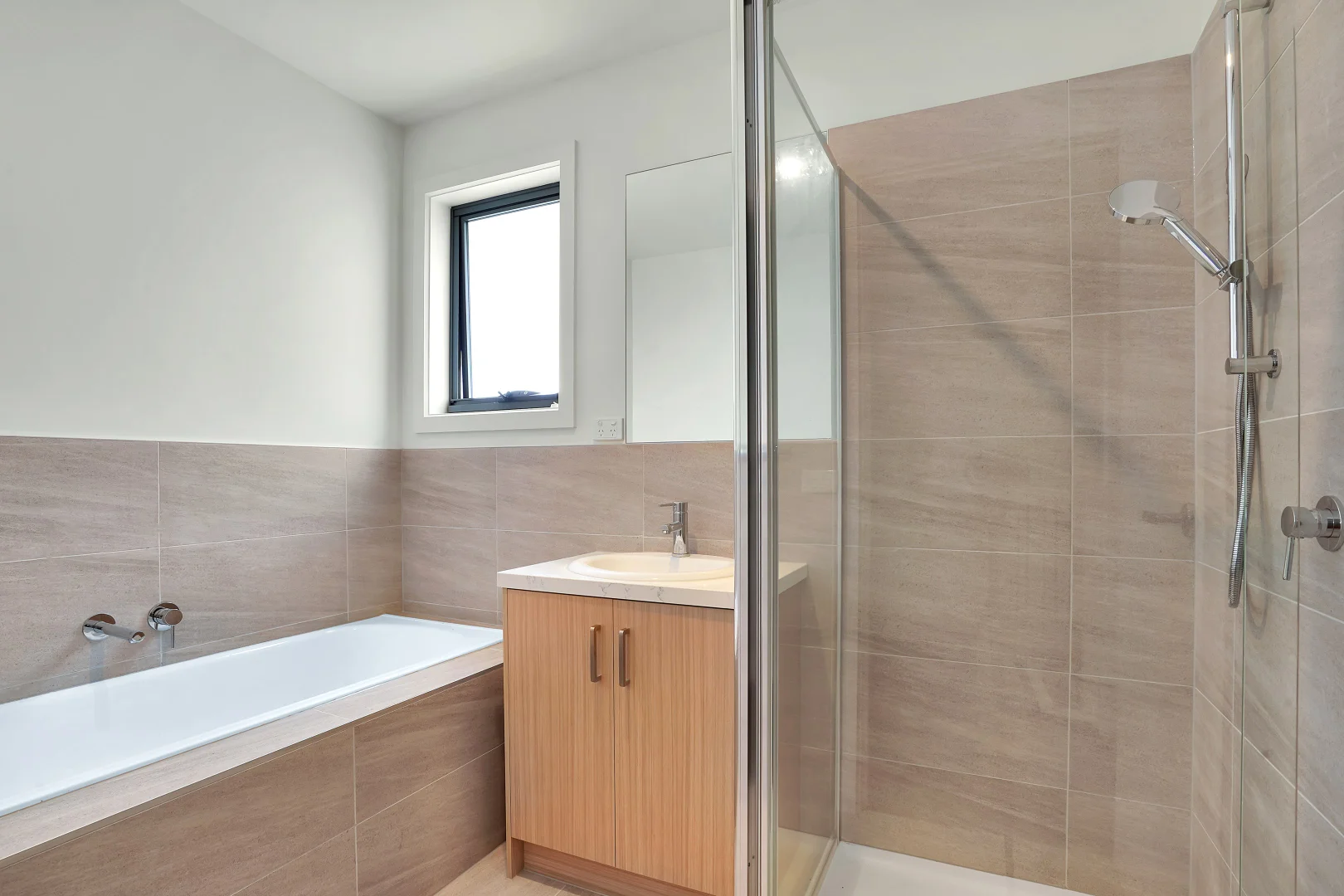 Additional image 5 of 1/5 Dobson Avenue, Oakleigh East VIC 3166