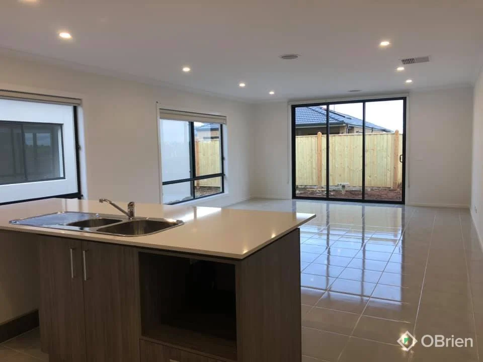 Additional image 3 of 41 Rosette Crescent, Rockbank VIC 3335