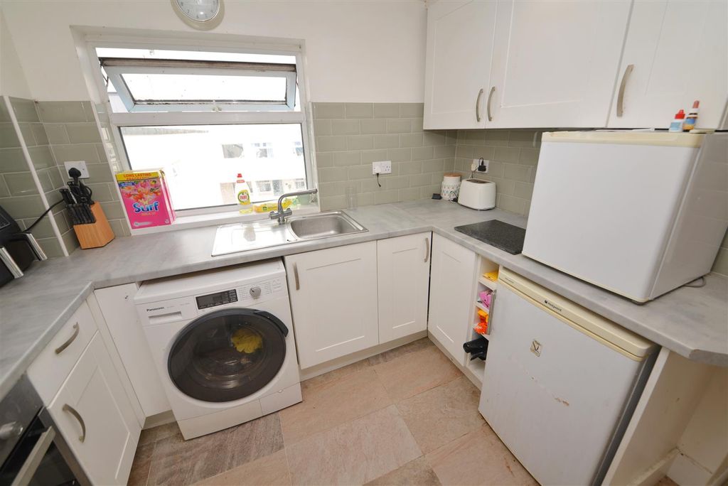 Additional image 6 of 2 bed flat for saleMilford Street, Saundersfoot SA69