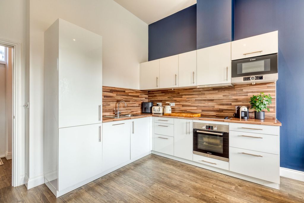 Additional image 3 of 2 bed flat for saleE005 Nightingale House, College Gardens, St Helier JE2