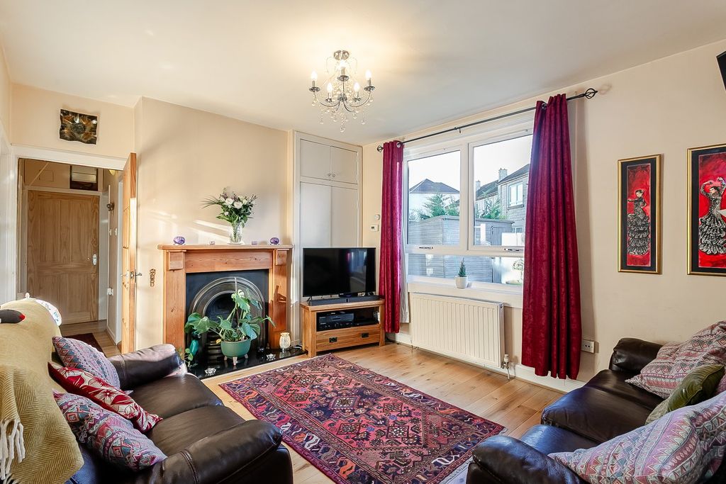 Additional image 2 of 3 bed flat for saleLochend Avenue, Edinburgh EH7