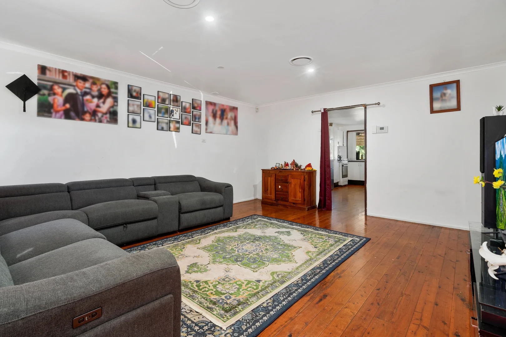 30 Thompson Place, Minto NSW 2566 photo 2