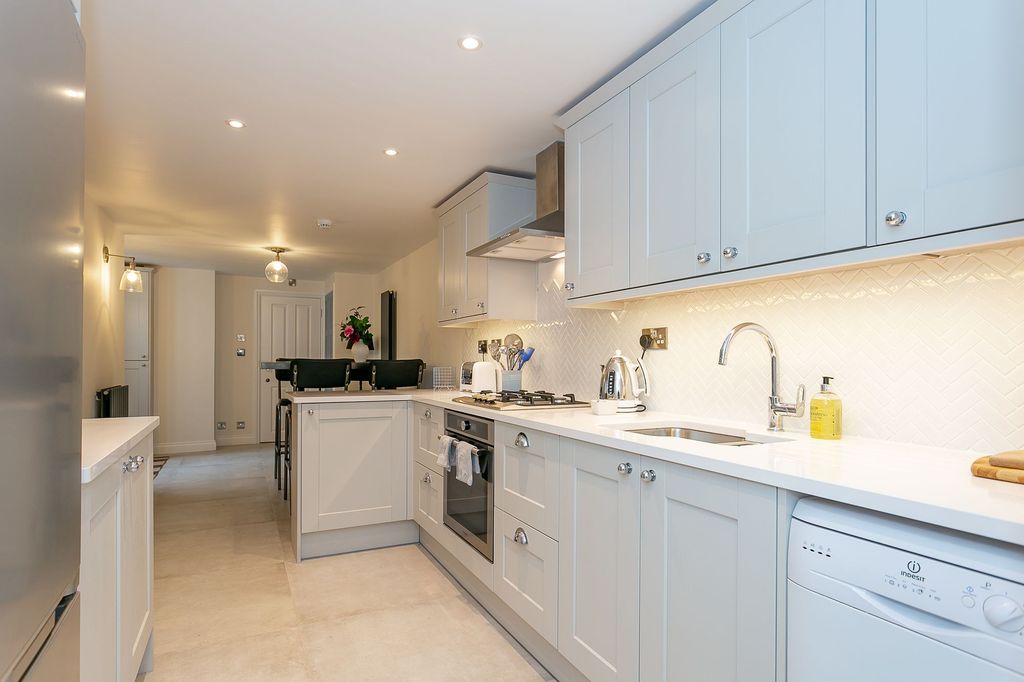 Additional image 7 of 2 bed flat for saleHarlow Moor Drive, Harrogate HG2