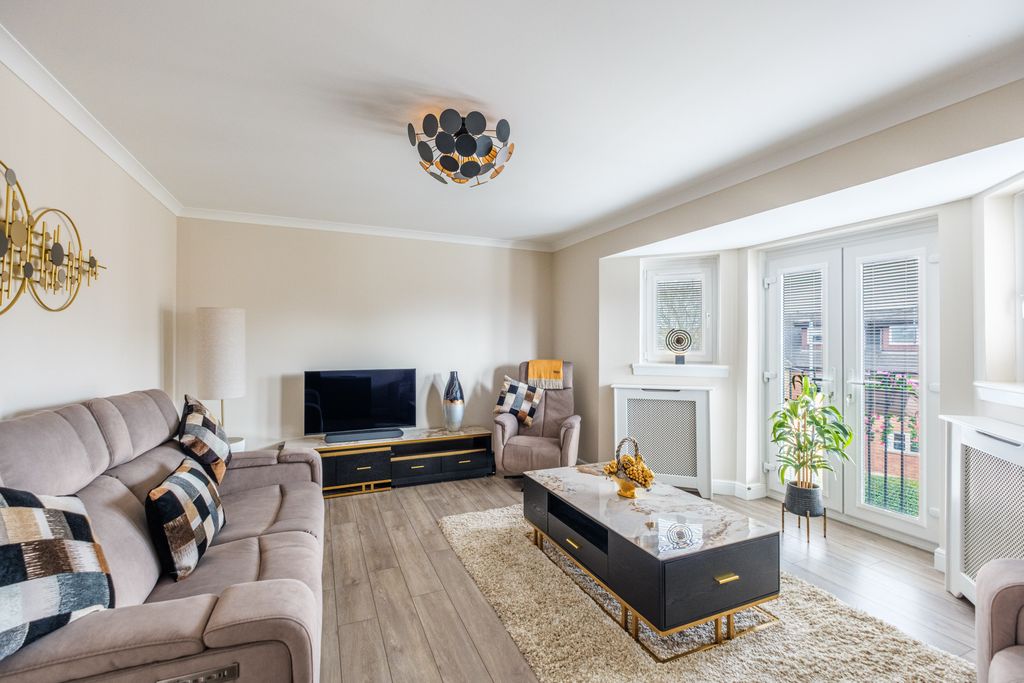 2 bed flat for saleDevine Court, Wishaw ML2 photo 5