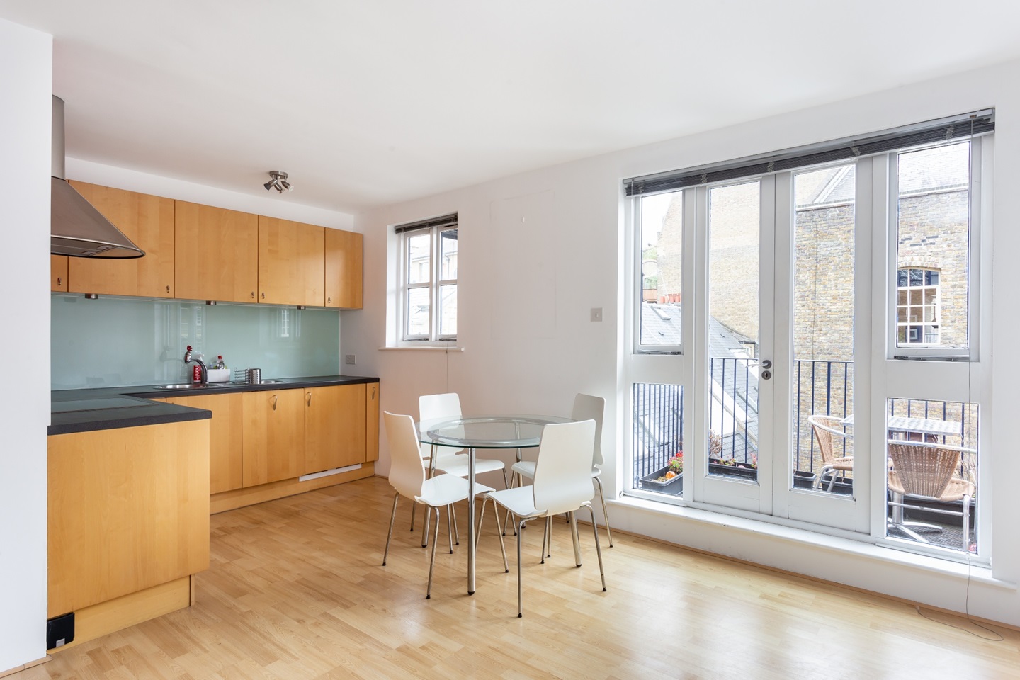 1 Bed Flat, Thames Heights, SE1, N1 7GU photo 4