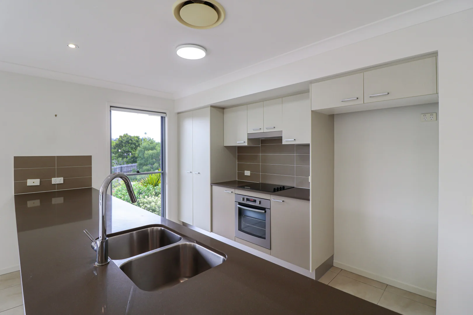 Additional image 4 of 2 Carlsson Place, Kirkwood QLD 4680