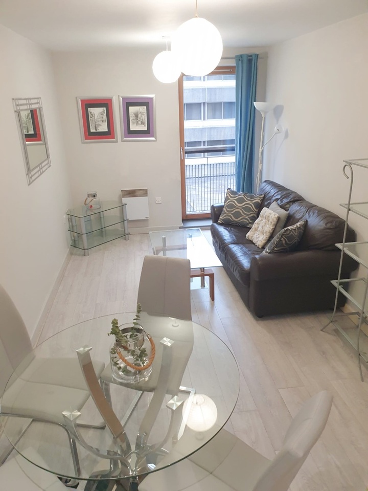 2 Bed Flat, Priory Place, CV1, N1 7GU photo 4