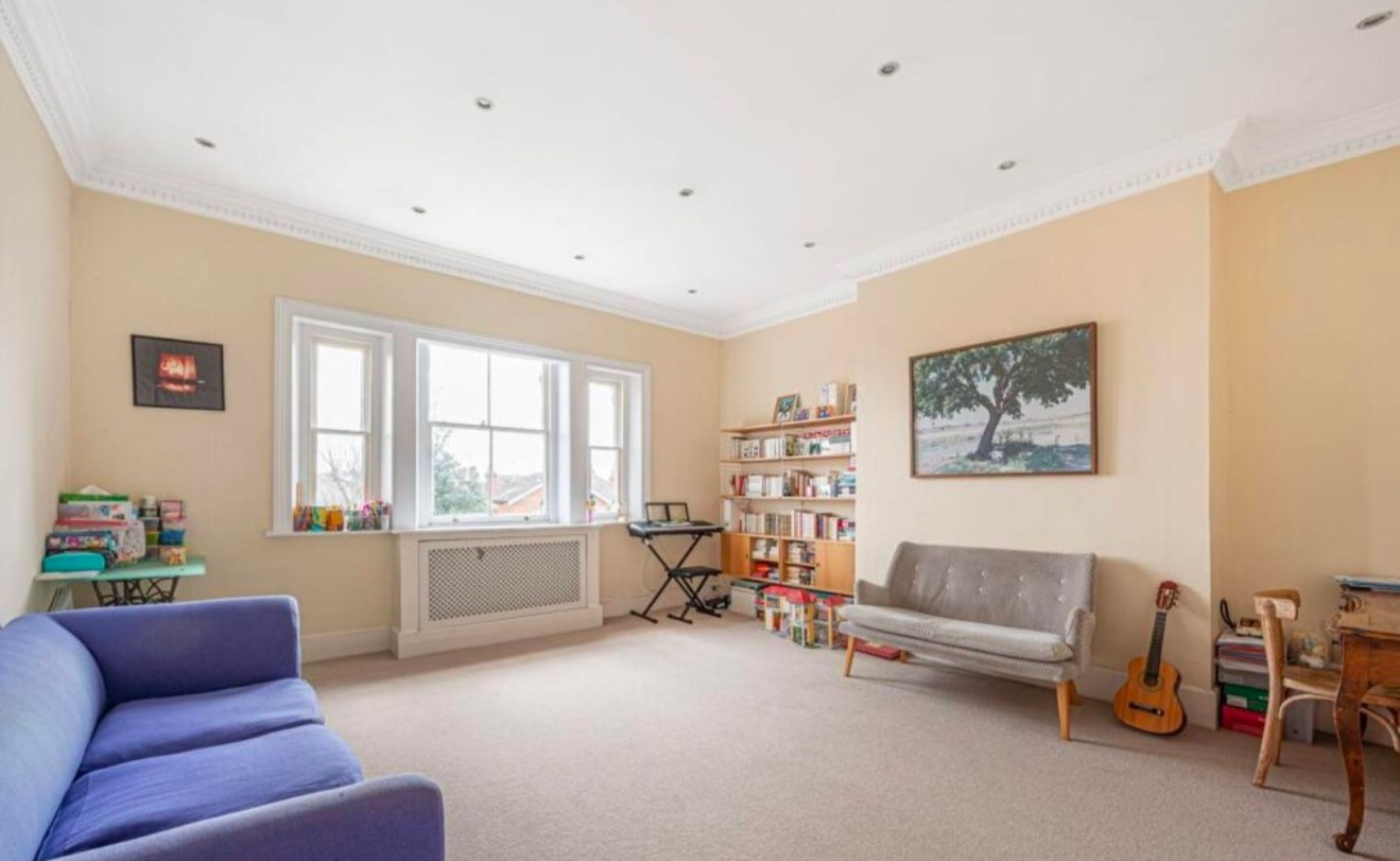 4 Bed Flat, Lyndhurst Road, NW3, N1 7GU