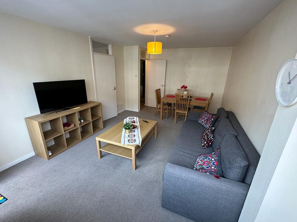 3 Bed Flat, The Triangle, EC1V, N1 7GU photo 5