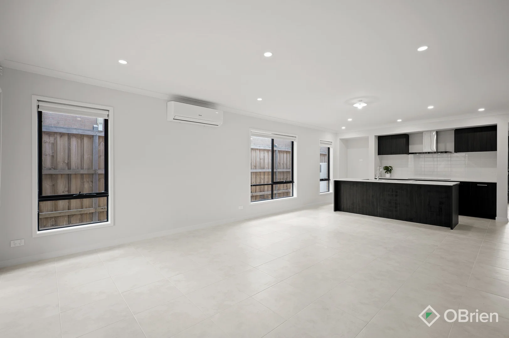 Additional image 3 of 118 Carora Circuit, Clyde North VIC 3978