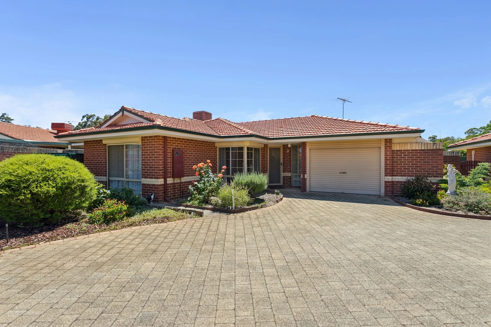 9/23 Magnolia Way, Forrestfield WA 6058
