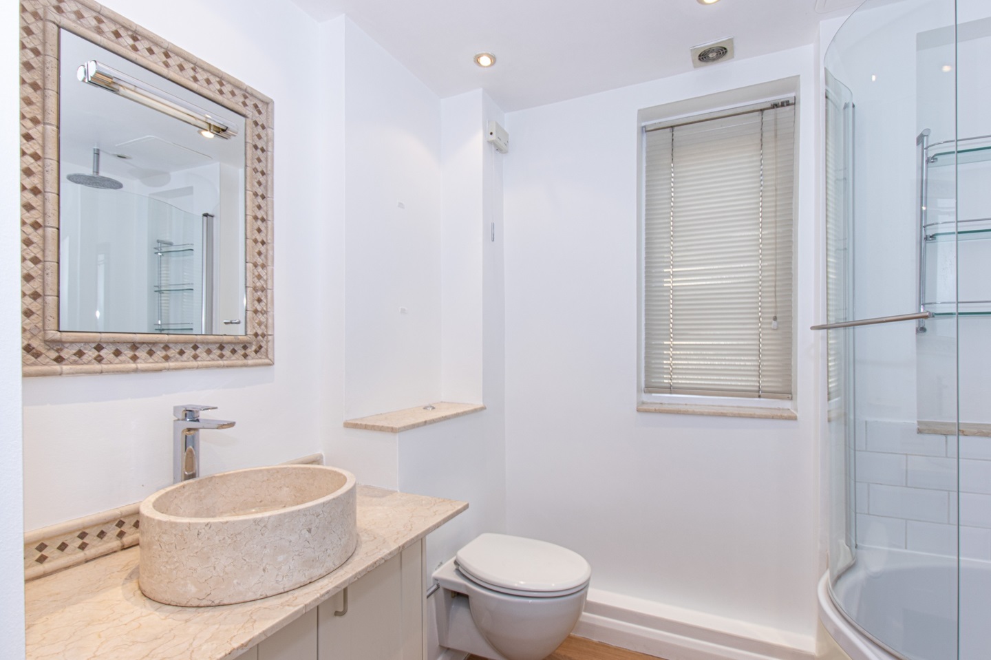 2 Bed Flat, Ridgmount Street, WC1E, N1 7GU photo 2