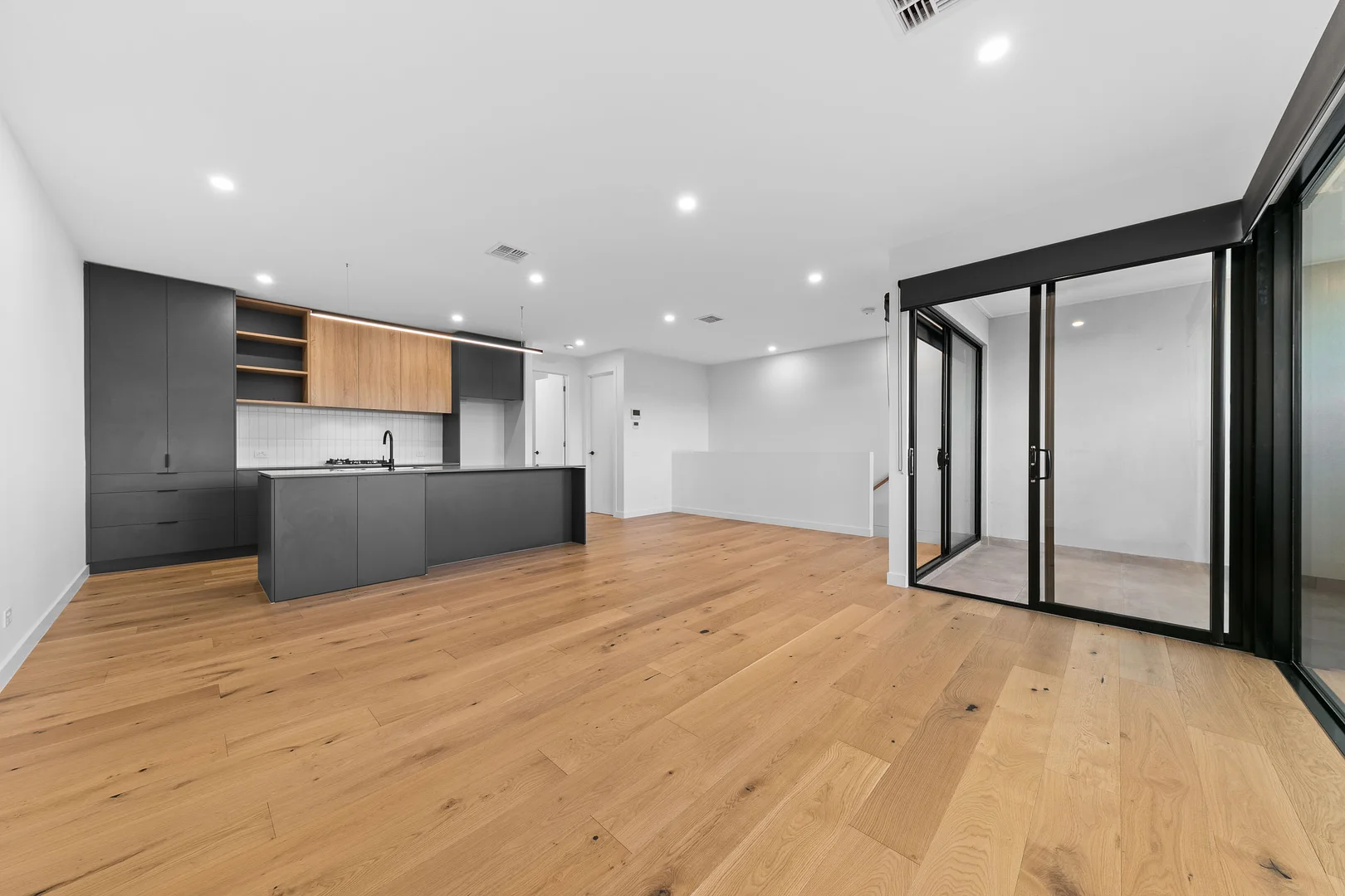 Additional image 3 of 2/38 Bondi Road, Bonbeach VIC 3196