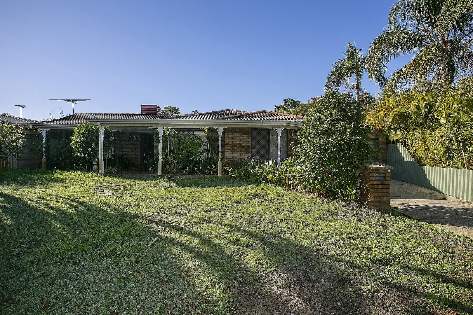 2 Thurles Court, Waterford WA 6152