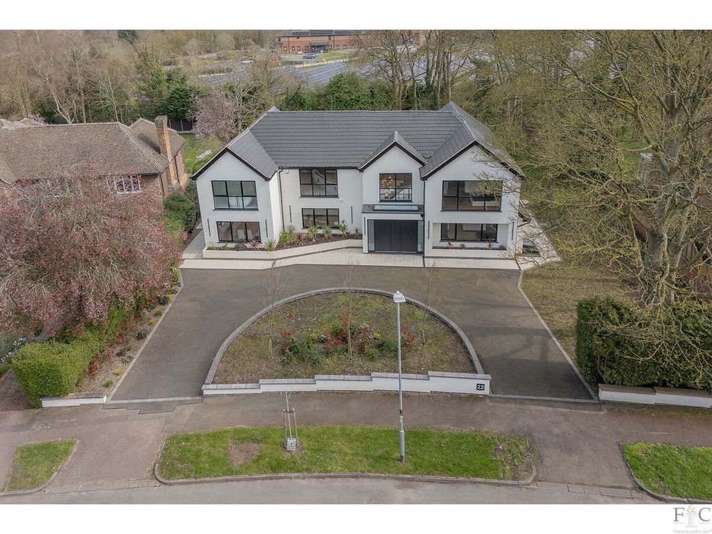 5 bed detached house for saleThe Broadway, Leicester LE2