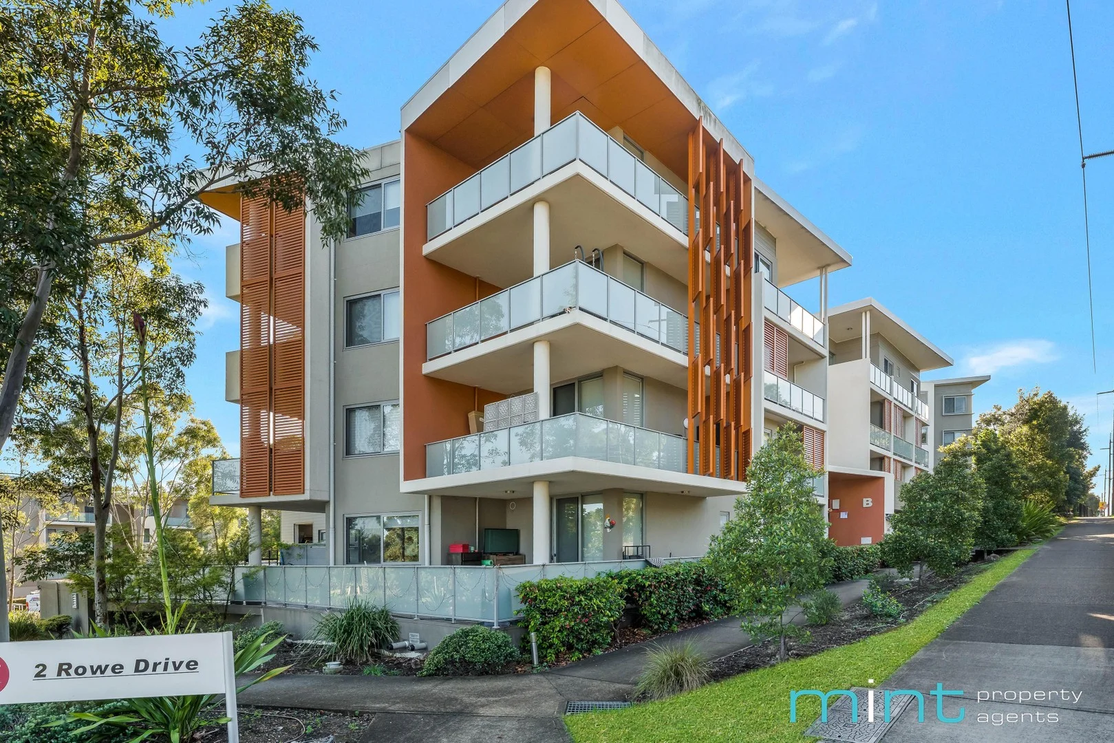 205b/2 Rowe Drive, Potts Hill NSW 2143