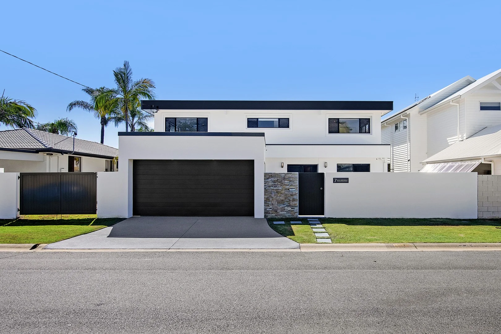 7 San Michele Court, Broadbeach Waters QLD 4218