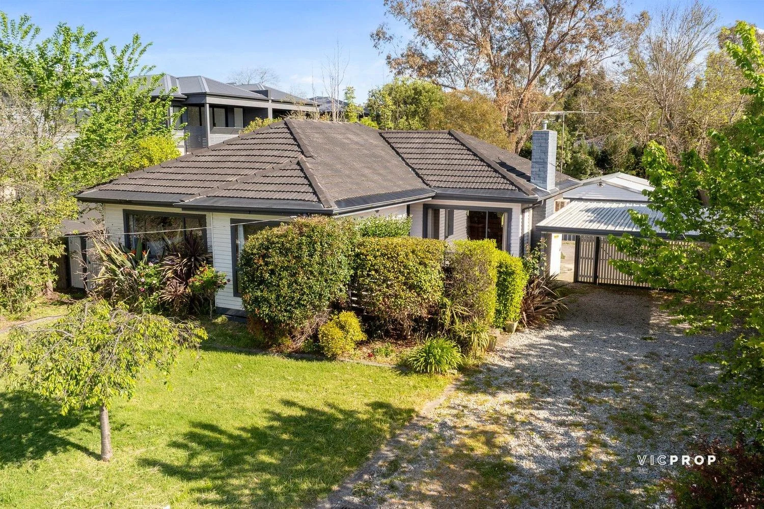 39 Diane Crescent, Mooroolbark VIC 3138 photo 2