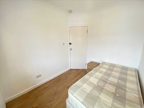 St Andrews Road, Acton W3, Property to rent