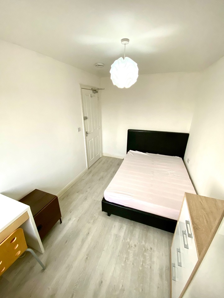 Additional image 2 of Room in a Shared House, Circus Drive, CB4, N1 7GU