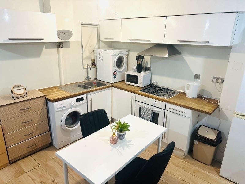 Studio Flat, Kilburn High Road, NW6, N1 7GU photo 3