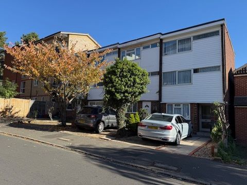 Sidmouth Avenue Off London Raod TW7, New home
