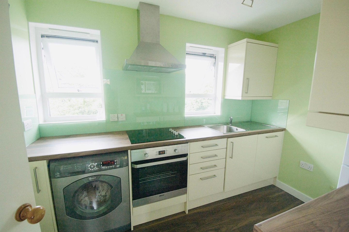 1 Bed Flat, Crawford Close, CB4, N1 7GU