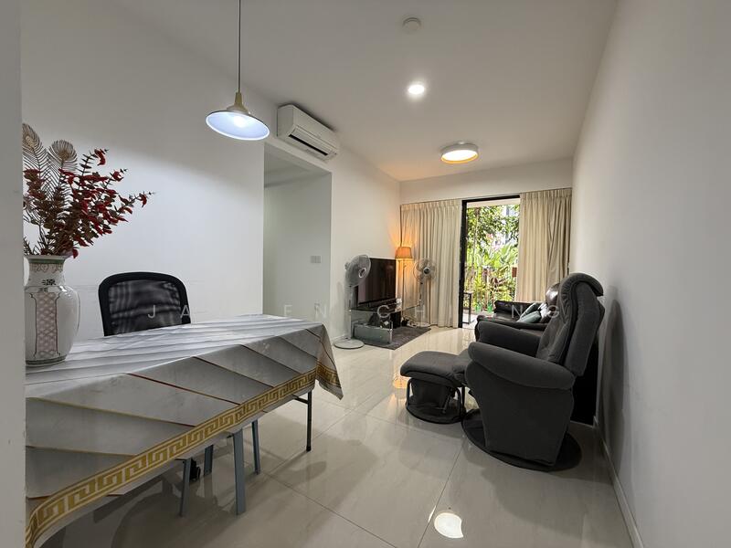 53 Hougang Avenue 7